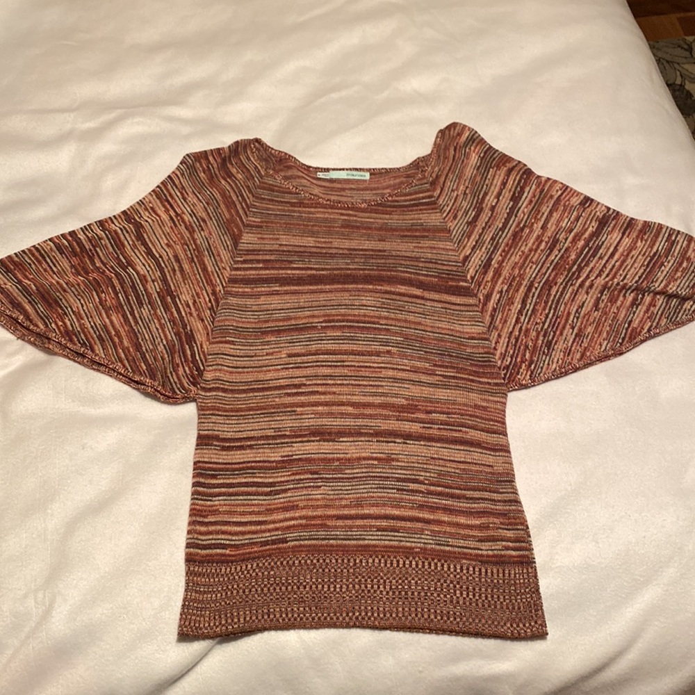 Small women’s blouse - Picture 2 of 7